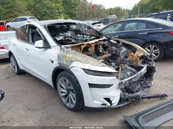 7SAYGDEE9TF339892 2026 TESLA MODEL Y - Image 1