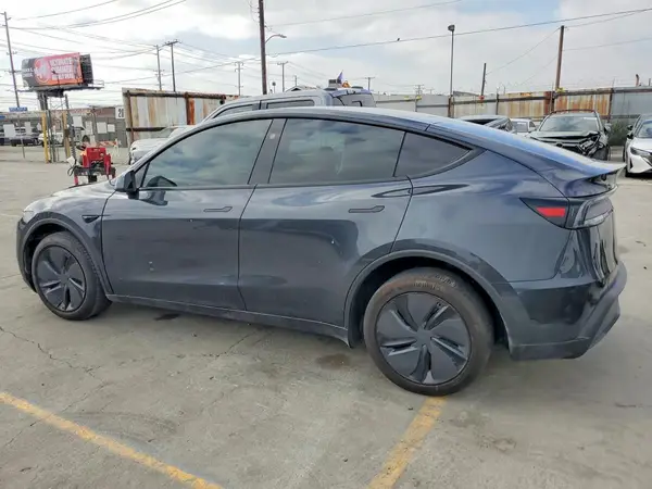 7SAYGDEE9TF343067 2026 TESLA MODEL Y - Image 2