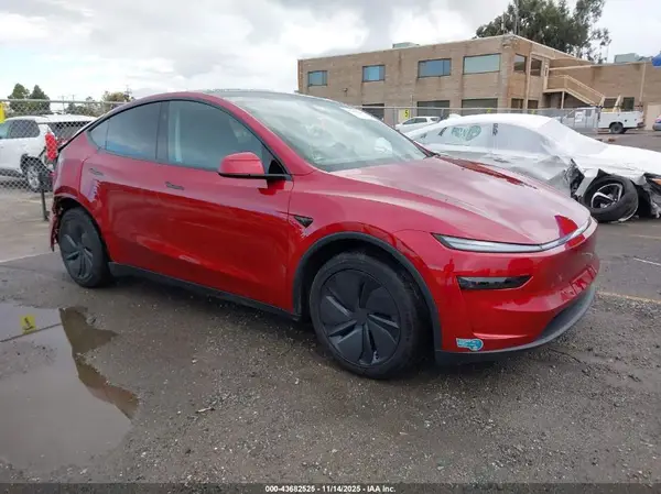 7SAYGDEE9TF349208 2026 TESLA MODEL Y - Image 1