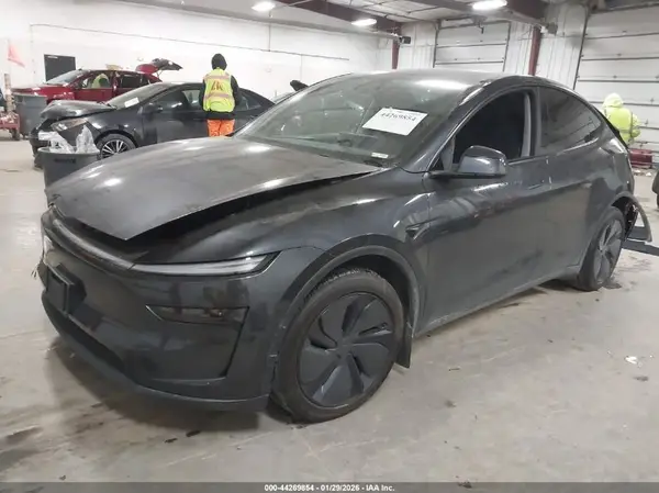 7SAYGDEE9TF362556 2026 TESLA MODEL Y - Image 2