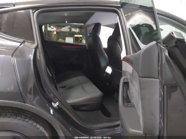 7SAYGDEE9TF362556 2026 TESLA MODEL Y - Image 8