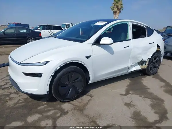 7SAYGDEE9TF365960 2026 TESLA MODEL Y - Image 2