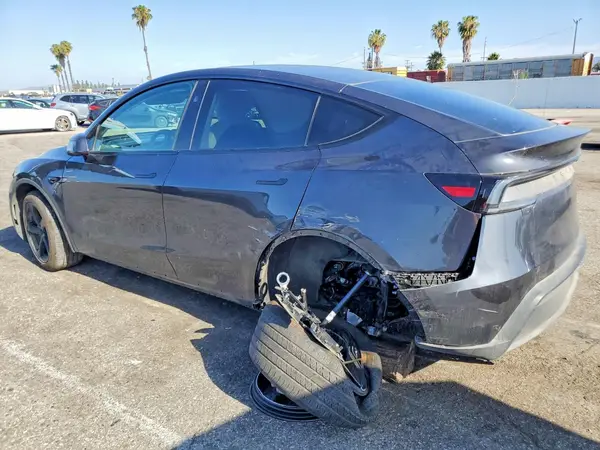 7SAYGDEE9TF371368 2026 TESLA MODEL Y - Image 2