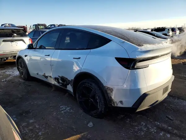 7SAYGDEE9TF376618 2026 TESLA MODEL Y - Image 2