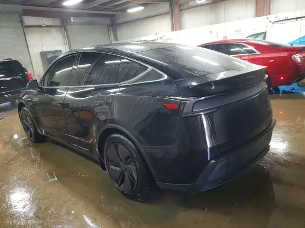 7SAYGDEE9TF402943 2026 TESLA MODEL Y - Image 2
