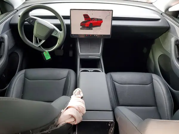 7SAYGDEE9TF402943 2026 TESLA MODEL Y - Image 8