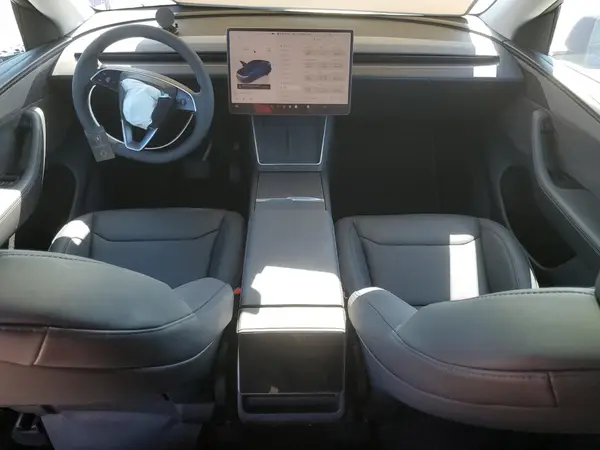 7SAYGDEE9TF415126 2026 TESLA MODEL Y - Image 8