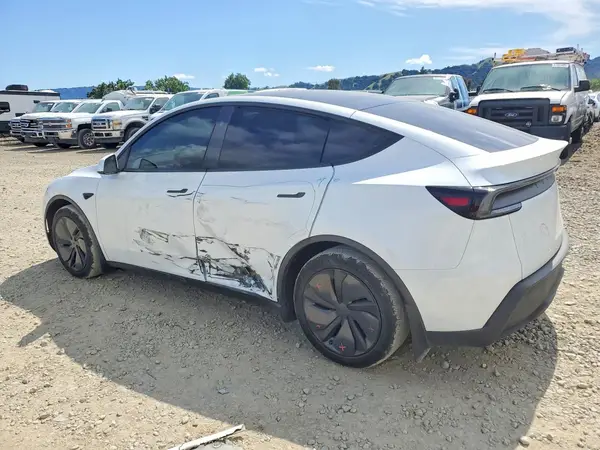 7SAYGDEE9TF430404 2026 TESLA MODEL Y - Image 2
