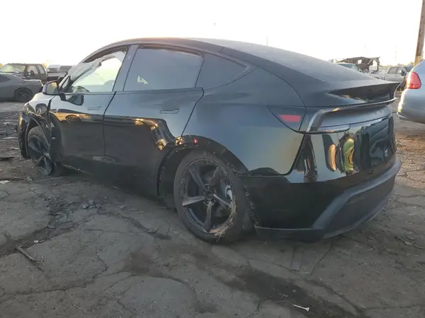 7SAYGDEE9TF435960 2026 TESLA MODEL Y - Image 2