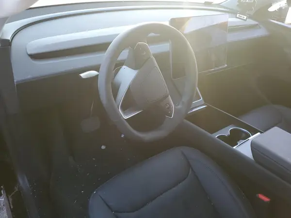 7SAYGDEE9TF435960 2026 TESLA MODEL Y - Image 8