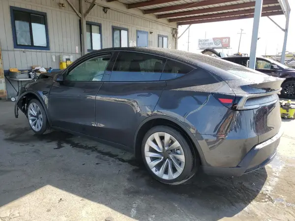 7SAYGDEE9TF440804 2026 TESLA MODEL Y - Image 2