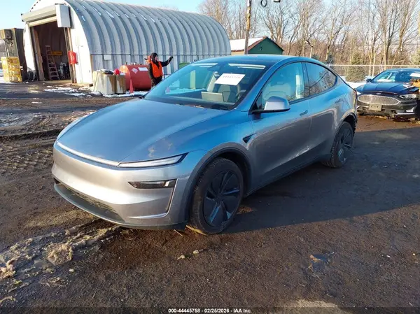7SAYGDEE9TF450197 2026 TESLA MODEL Y - Image 2
