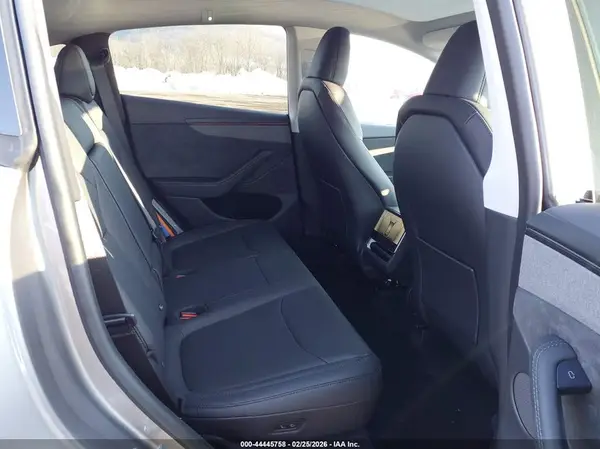 7SAYGDEE9TF450197 2026 TESLA MODEL Y - Image 8