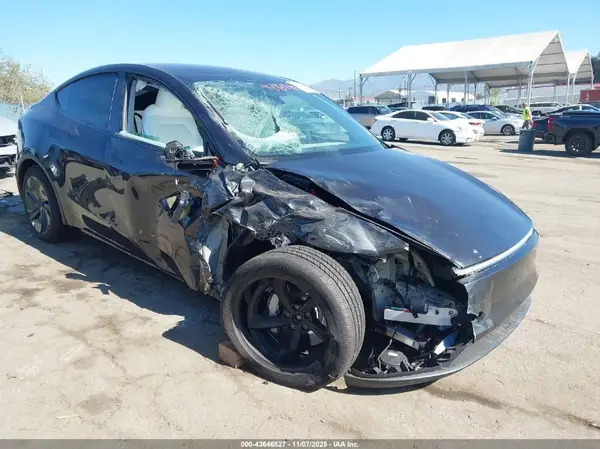 7SAYGDEE9TF455061 2026 TESLA MODEL Y - Image 1