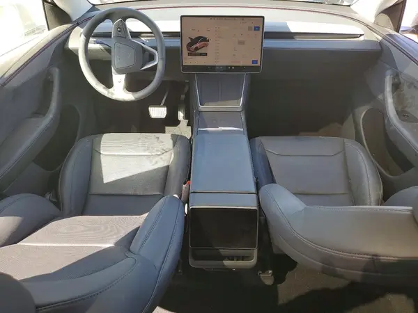 7SAYGDEE9TF537825 2026 TESLA MODEL Y - Image 8