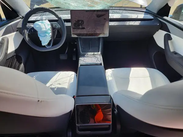 7SAYGDEE9TF554768 2026 TESLA MODEL Y - Image 8