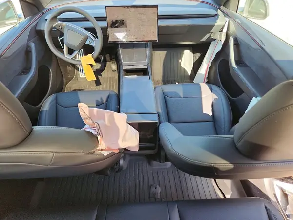 7SAYGDEE9TF580075 2026 TESLA MODEL Y - Image 8