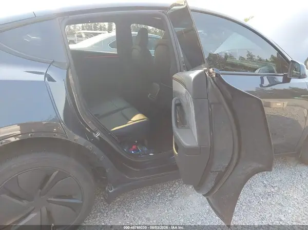 2026 TESLA MODEL Y auction photo 8