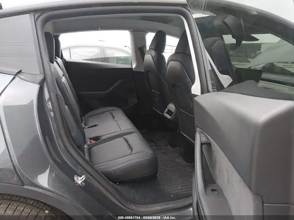 7SAYGDEEXNA002177 2022 TESLA MODEL Y - Image 8