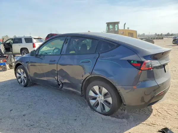 7SAYGDEEXNA004740 2022 TESLA MODEL Y - Image 2