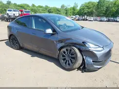 7SAYGDEEXNA009372 2022 TESLA MODEL Y