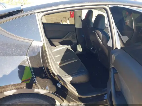 7SAYGDEEXNA021425 2022 TESLA MODEL Y - Image 8