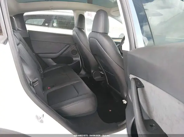 7SAYGDEEXNA022252 2022 TESLA MODEL Y - Image 8