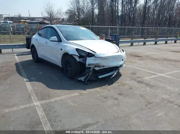 7SAYGDEEXNF314213 2022 TESLA MODEL Y - Image 1