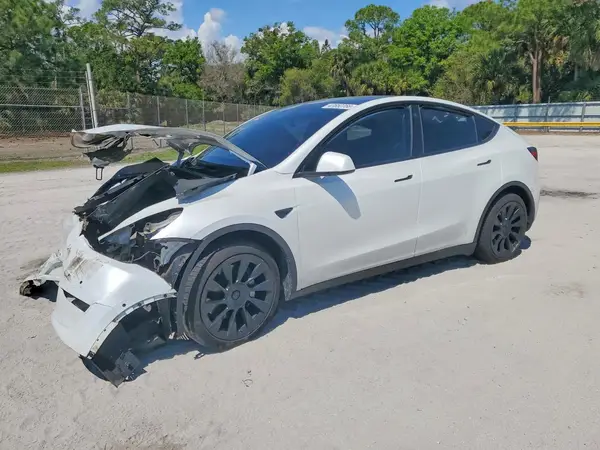 7SAYGDEEXNF318925 2022 TESLA MODEL Y - Image 1