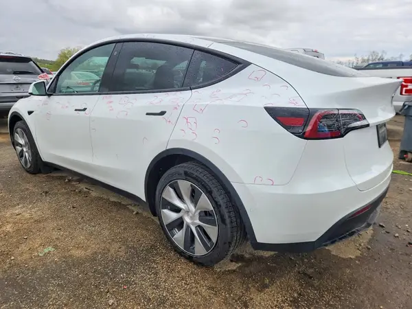 7SAYGDEEXNF319427 2022 TESLA MODEL Y - Image 2