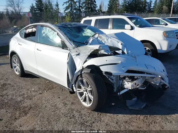 7SAYGDEEXNF320917 2022 TESLA MODEL Y - Image 1