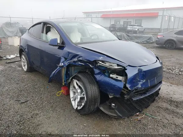 7SAYGDEEXNF322781 2022 TESLA MODEL Y - Image 1
