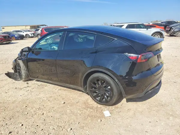 7SAYGDEEXNF323509 2022 TESLA MODEL Y - Image 2