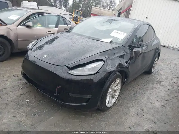 7SAYGDEEXNF331416 2022 TESLA MODEL Y - Image 2