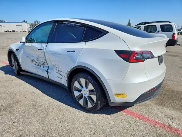 7SAYGDEEXNF331917 2022 TESLA MODEL Y - Image 2