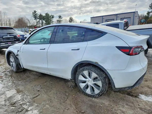 7SAYGDEEXNF335837 2022 TESLA MODEL Y - Image 2