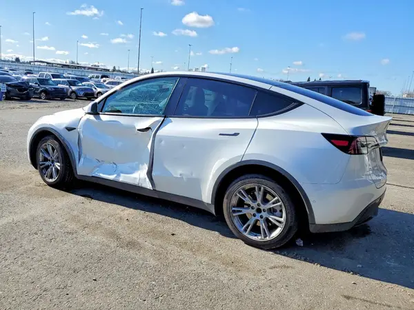 7SAYGDEEXNF342853 2022 TESLA MODEL Y - Image 2