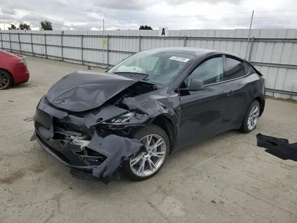 7SAYGDEEXNF348524 2022 TESLA MODEL Y - Image 1
