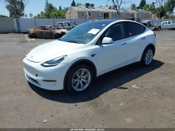 7SAYGDEEXNF350208 2022 TESLA MODEL Y - Image 2