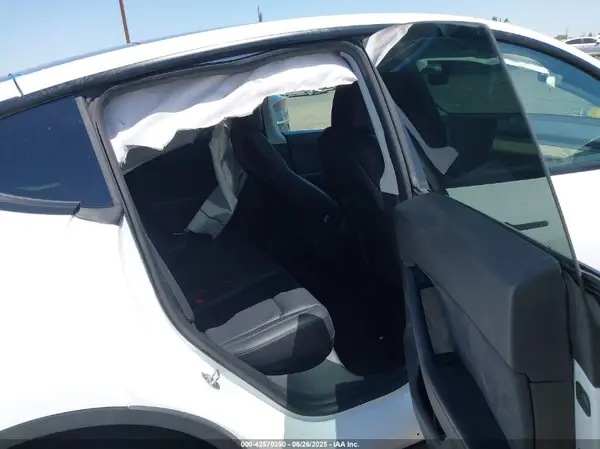 7SAYGDEEXNF350208 2022 TESLA MODEL Y - Image 8