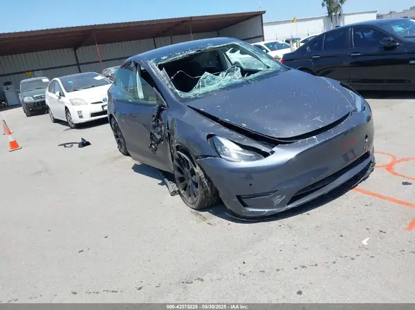 7SAYGDEEXNF351701 2022 TESLA MODEL Y - Image 1