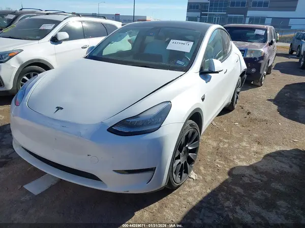 7SAYGDEEXNF356798 2022 TESLA MODEL Y - Image 2