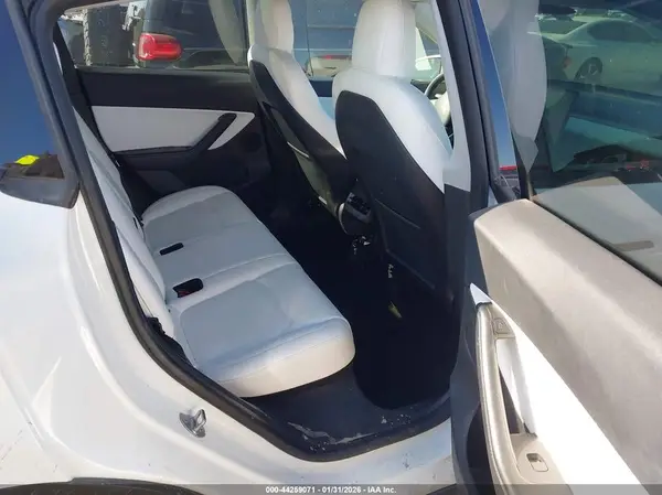 7SAYGDEEXNF356798 2022 TESLA MODEL Y - Image 8