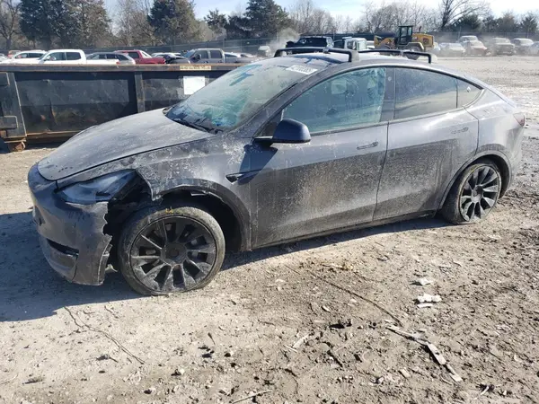 7SAYGDEEXNF357224 2022 TESLA MODEL Y - Image 1