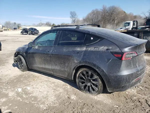 7SAYGDEEXNF357224 2022 TESLA MODEL Y - Image 2