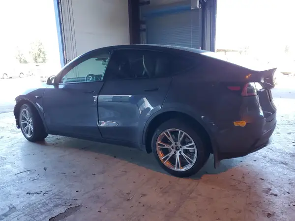 7SAYGDEEXNF357398 2022 TESLA MODEL Y - Image 2