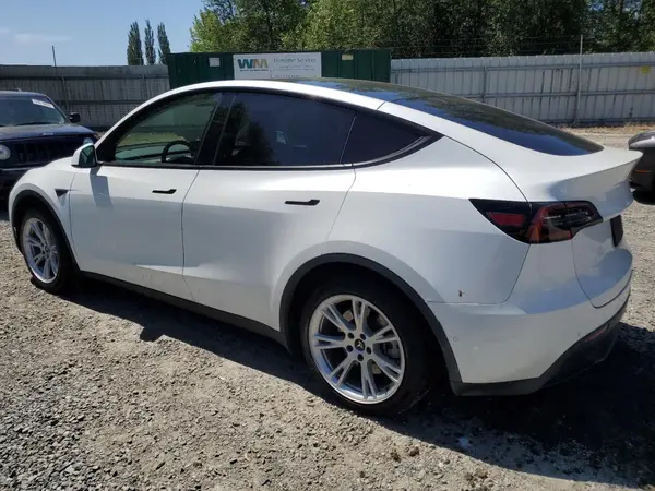 7SAYGDEEXNF361550 2022 TESLA MODEL Y - Image 2