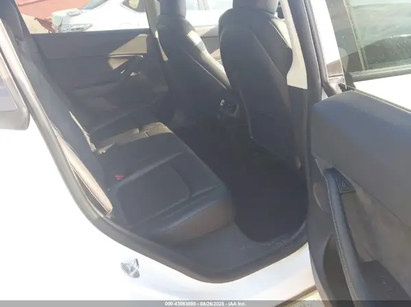 7SAYGDEEXNF361564 2022 TESLA MODEL Y - Image 8