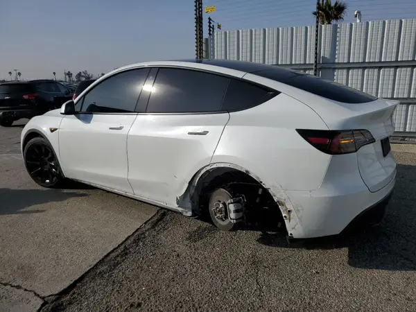 7SAYGDEEXNF363668 2022 TESLA MODEL Y - Image 2