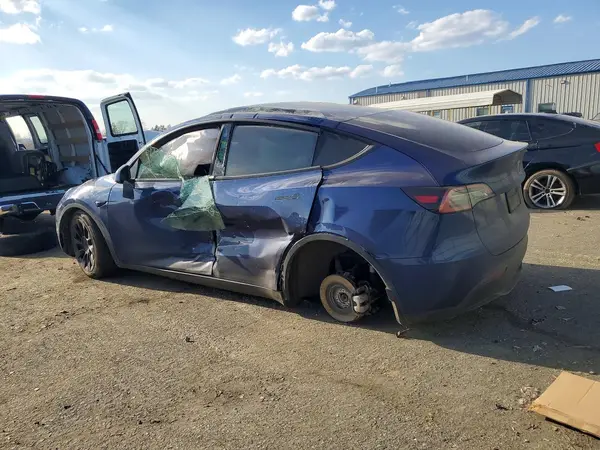 7SAYGDEEXNF371303 2022 TESLA MODEL Y - Image 2